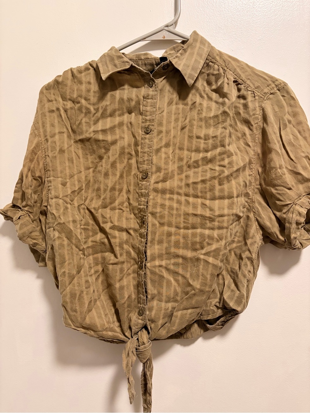 Express Button-Front Short Sleeve Shirt in Taupe